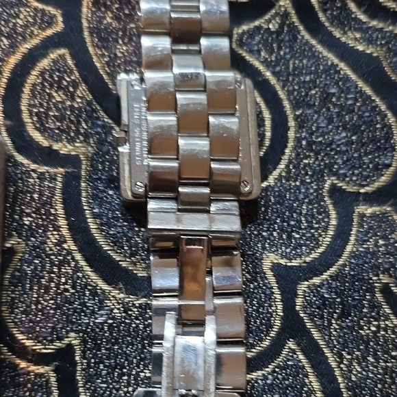 Gucci Silver Men's Watch - Picture 4 of 5